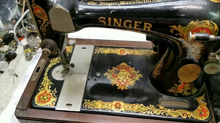 1926 Singer Sewing Machine Model 128 Vibrating Shuttle Estate Find!