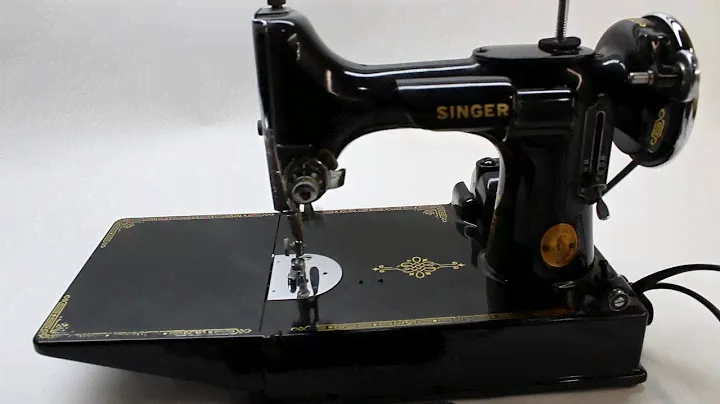 1941 Singer Featherweight Sewing Machine 221-1 AF941273