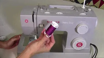 Singer Heavy Duty 4423 4 Threading & Winding a Bobbin