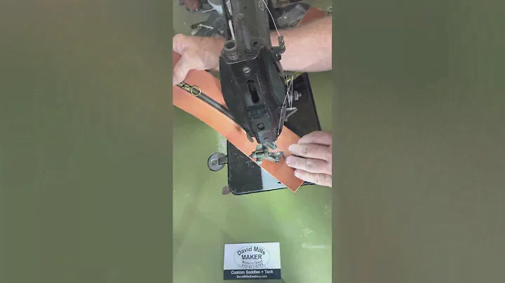 Singer 31-15 sewing machine in action!