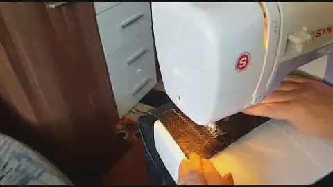 Nähmaschine Singer Simple 3232 näht Leder, швейная машина шьет кожу, sewing machine sews leather