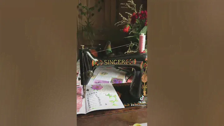 Sewing seasonal zines on my vintage Singer sewing machine today for orders 🙏🏻