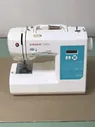 SINGER STYLIST 7258 COMPUTERIZED SEWING MACHINE W/ FOOT CONTROL ACCESSORIES