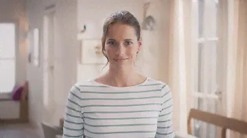 Steam demonstration | PerfectCare Steam Generator Iron vs Steam Irons | Philips |