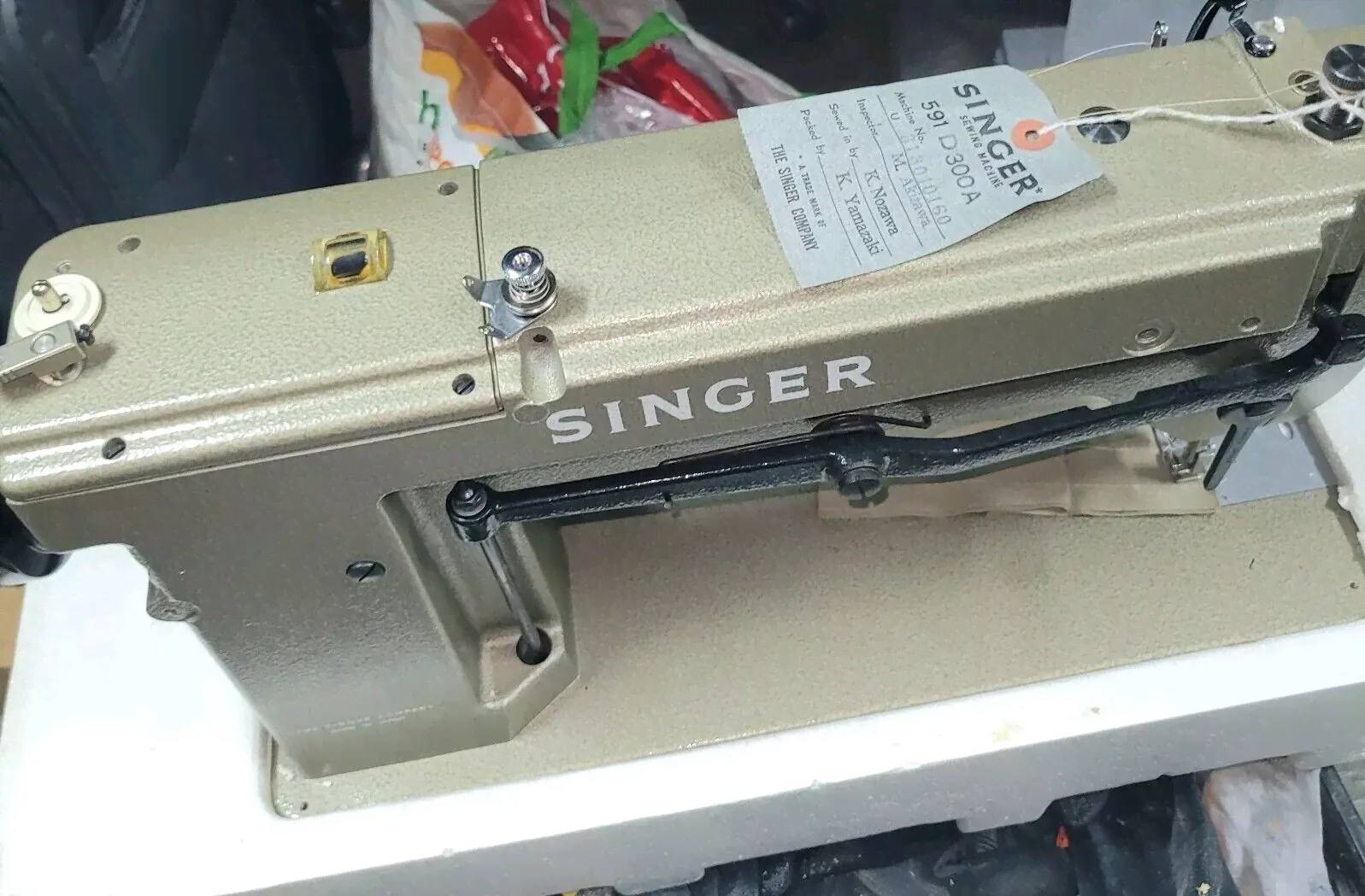 Singer 591D300A Industrial Sewing Machine New OpenBox Heavy Duty single stitch.