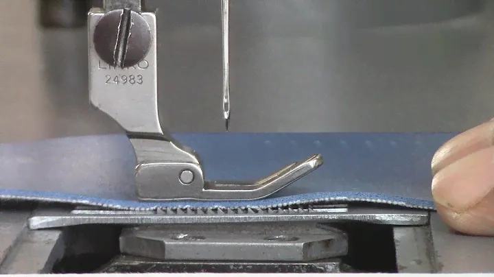 Adjusting the Feed Dog of a Singer 241-12 -TUTORIAL 5 - Car upholstery