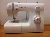Промышленный оверлок Швейная машина Singer TRADITION 2250 белый