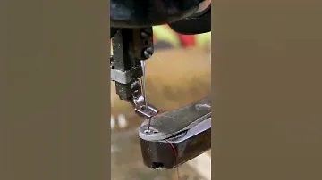 Fitting the Bobbin Case on a Singer Cobbler 29k Sewing Machine