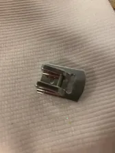 🛍 Серебристая скрученная кромка керлинг Лапка для швейной машины Singer Janome Швейные аксессуары Лидер продаж 1 шт.
